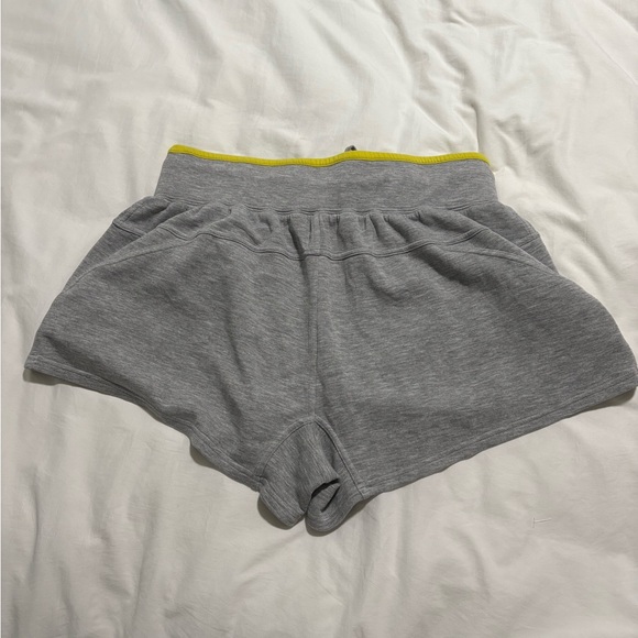 ANTHROPOLOGIE Daily Practice High Rise Drawstring Shorts | Large | Gray Pattern - Picture 6 of 15